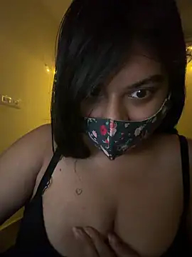 Snapshot of BigBreasted chatting on February 7, 2026, 7:28 pm BigBreasted online show from February 7, 2026, 7:28 pm