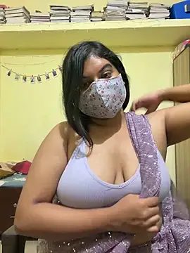 Snapshot of BigBreasted chatting on February 13, 2026, 5:31 pm BigBreasted online show from February 13, 2026, 5:31 pm