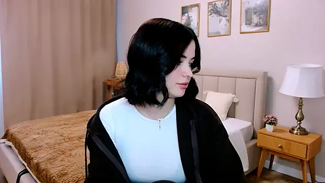 lil angel  online show from January 18, 2026, 1:04 pm