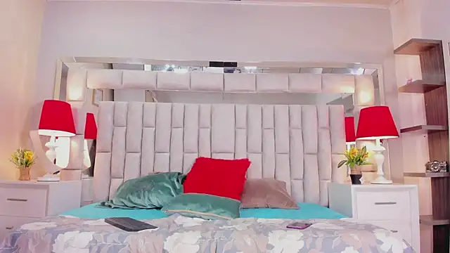 mia rousse25 online show from October 4, 2025, 1:09 pm