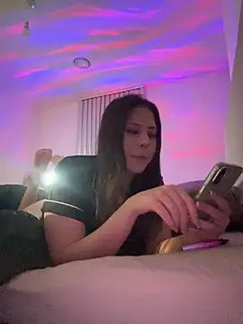 laylabliss online show from November 7, 2025, 8:20 pm