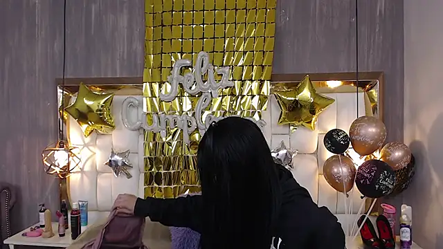 Foxxy Doll online show from October 9, 2025, 2:37 pm