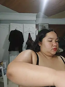 Snapshot of LianaCruzado chatting on July 6, 2026, 2:25 pm LianaCruzado online show from July 6, 2026, 2:25 pm