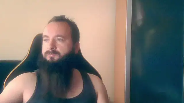 Snapshot of LondonMan1988 chatting on October 23, 2025, 8:13 am LondonMan1988 online show from October 23, 2025, 8:13 am