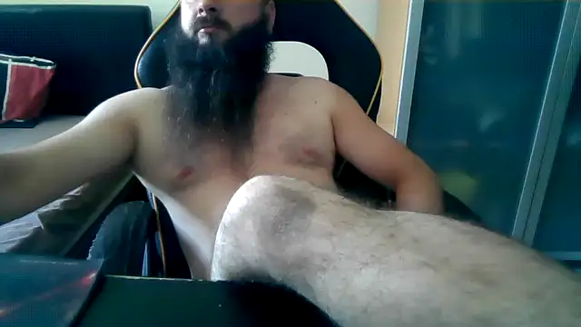 Snapshot of LondonMan1988 chatting on July 16, 2026, 5:08 pm LondonMan1988 online show from July 16, 2026, 5:08 pm