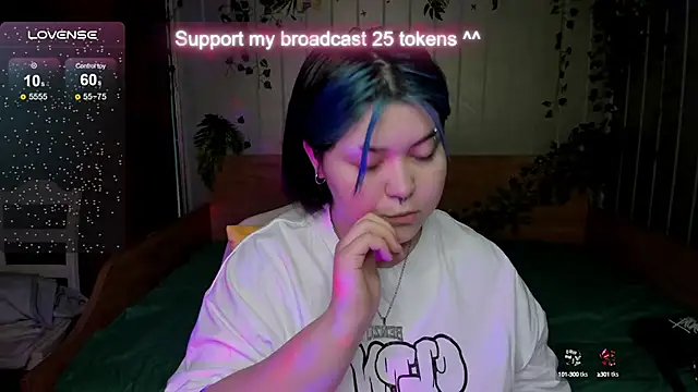 Snapshot of Alisa_Monroe chatting on October 10, 2025, 2:54 am Alisa Monroe online show from October 10, 2025, 2:54 am