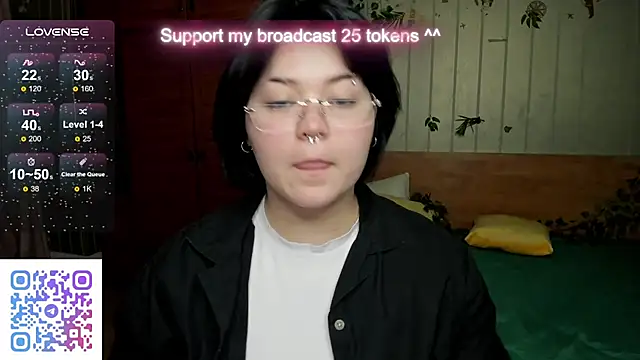 Snapshot of Alisa_Monroe chatting on October 14, 2025, 3:51 am Alisa Monroe online show from October 14, 2025, 3:51 am