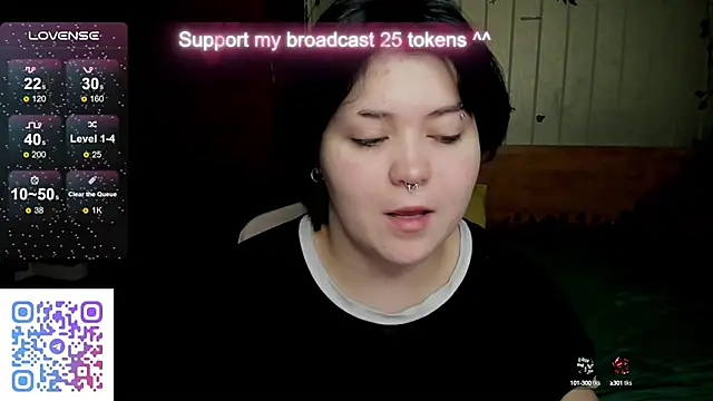 Snapshot of Alisa_Monroe chatting on October 15, 2025, 2:11 am Alisa Monroe online show from October 15, 2025, 2:11 am