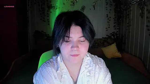 Snapshot of Alisa_Monroe chatting on October 21, 2025, 2:45 am Alisa Monroe online show from October 21, 2025, 2:45 am