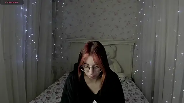 Leia Moreno online show from October 9, 2025, 3:54 pm