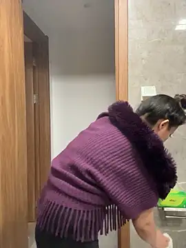 anna yngs online show from October 2, 2025, 1:18 pm