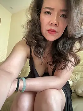 Snapshot of anna_yngs chatting on May 19, 2026, 4:08 am anna yngs online show from May 19, 2026, 4:08 am