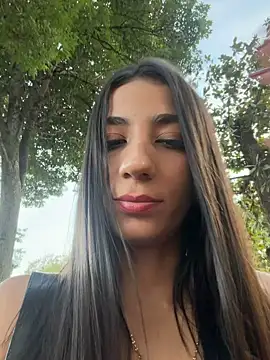 -juicy  online show from June 12, 2026, 10:52 pm