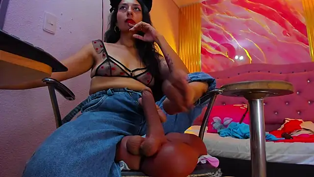 Snapshot of Lena_Bdsm chatting on April 13, 2026, 11:16 am Lena Bdsm online show from April 13, 2026, 11:16 am