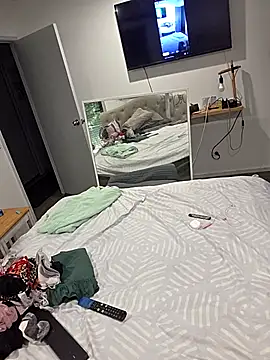 iamthepublickmasterbater online show from February 8, 2026, 5:33 am