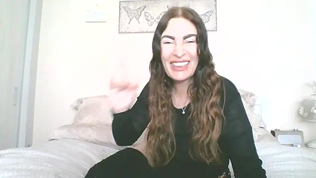 Snapshot of EllaKent chatting on May 16, 2026, 1:43 pm EllaKent online show from May 16, 2026, 1:43 pm