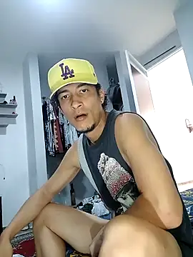 Snapshot of Alejobig27 chatting on November 30, 2025, 4:00 pm Alejobig27 online show from November 30, 2025, 4:00 pm