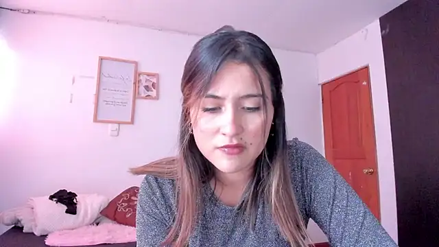 Ana  Pink online show from March 16, 2026, 8:02 pm