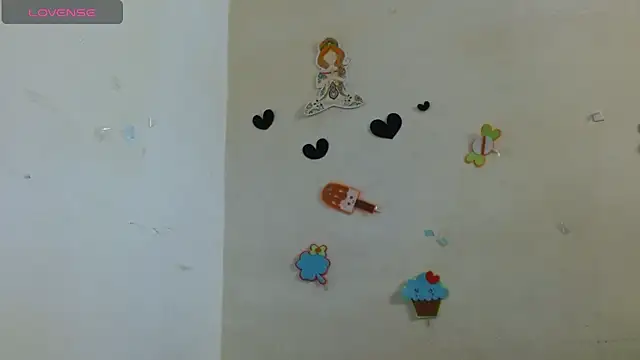 Akasha001 online show from November 18, 2025, 12:31 pm