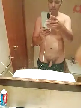 Snapshot of manchego85 chatting on October 1, 2025, 12:05 am manchego85 online show from October 1, 2025, 12:05 am