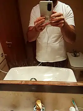 Snapshot of manchego85 chatting on October 9, 2025, 10:30 pm manchego85 online show from October 9, 2025, 10:30 pm