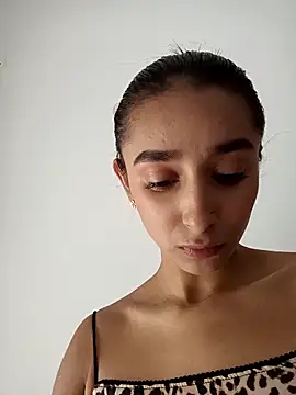 Snapshot of CandyFoxter_ chatting on October 28, 2025, 9:57 am CandyFoxter online show from October 28, 2025, 9:57 am