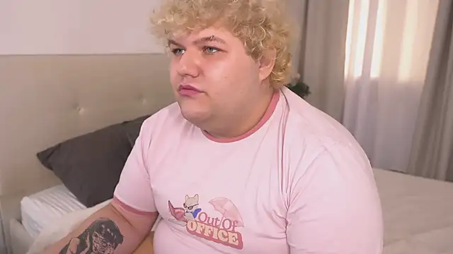 Riven Miller online show from September 15, 2025, 9:04 pm