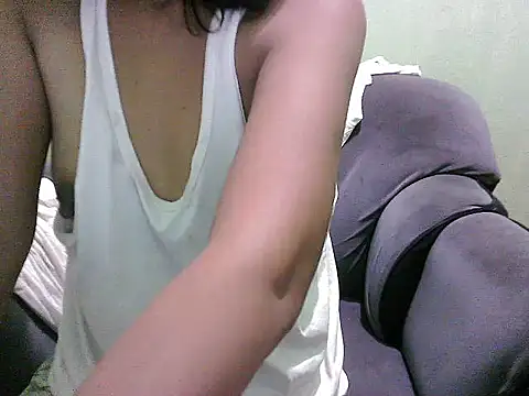 Snapshot of HotLadyPinay32 chatting on February 7, 2026, 6:06 am HotLadyPinay32 online show from February 7, 2026, 6:06 am