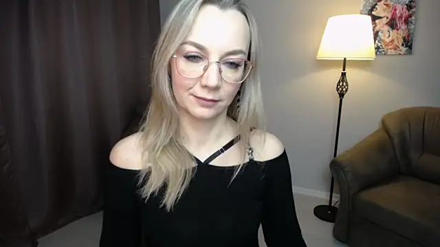 Ava Elior online show from December 18, 2025, 10:54 am