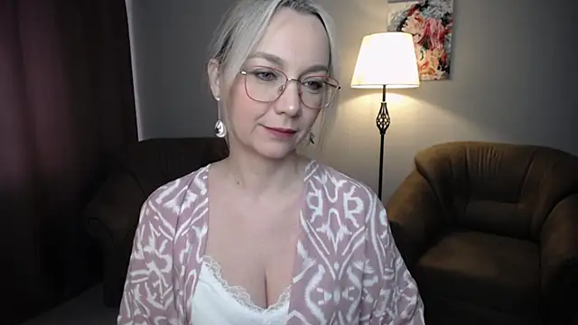 Ava Elior online show from April 9, 2026, 11:59 am