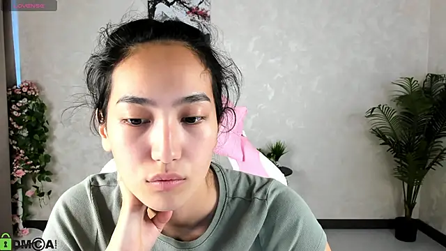 FlirtyAura online show from September 30, 2025, 3:44 am