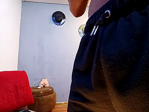 jhonny thes28 online show from October 6, 2025, 11:57 pm