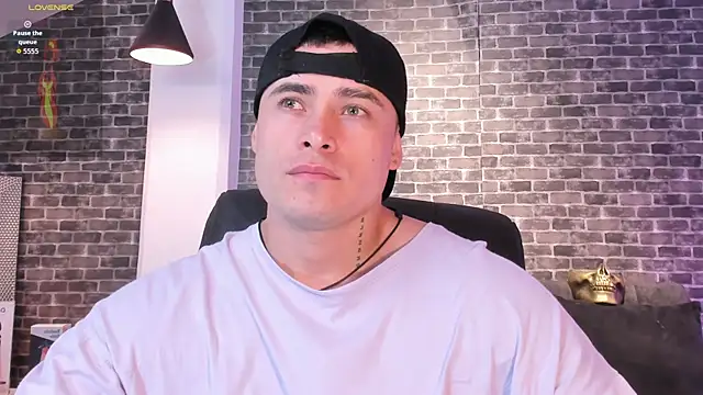 connorsmiith online show from October 7, 2025, 1:41 pm