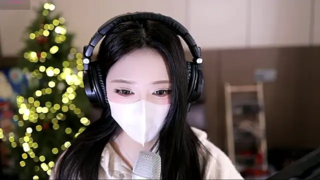 Snapshot of yaya_1888 chatting on October 25, 2025, 2:24 pm yaya 1888 online show from October 25, 2025, 2:24 pm