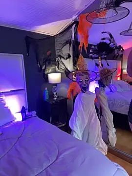 BellaFernandez   online show from October 24, 2025, 12:56 pm