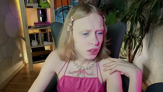 BarbieRichy online show from October 19, 2025, 5:19 am