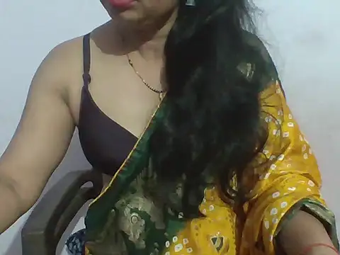 Snapshot of Marathi_q4een01 chatting on June 17, 2026, 3:20 am Marathi q4een01 online show from June 17, 2026, 3:20 am