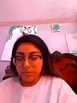 Lovelyrainn online show from October 2, 2025, 3:19 pm