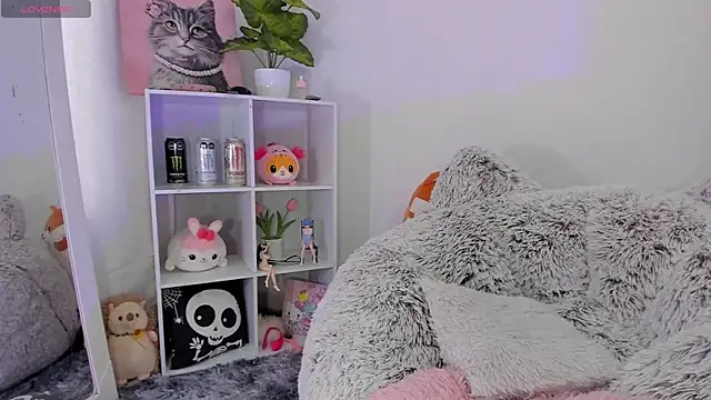 akame meow online show from October 28, 2025, 3:04 pm