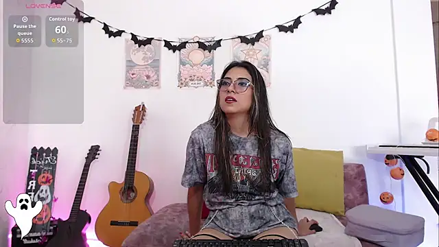 Susanahendrix online show from October 4, 2025, 7:34 pm