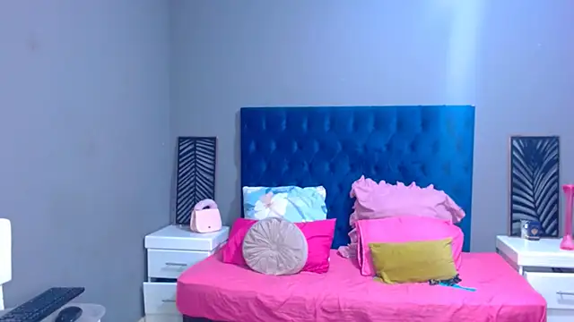 Snapshot of BarbieDoll21 chatting on September 20, 2025, 9:27 pm BarbieDoll21 online show from September 20, 2025, 9:27 pm