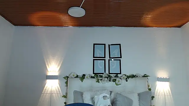 Snapshot of Megan_05_ chatting on October 7, 2025, 7:00 pm Megan 05 online show from October 7, 2025, 7:00 pm