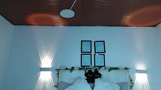 Snapshot of Megan_05_ chatting on November 22, 2025, 7:35 pm Megan 05 online show from November 22, 2025, 7:35 pm