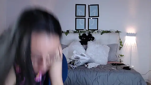 Snapshot of Megan_05_ chatting on November 24, 2025, 6:51 pm Megan 05 online show from November 24, 2025, 6:51 pm