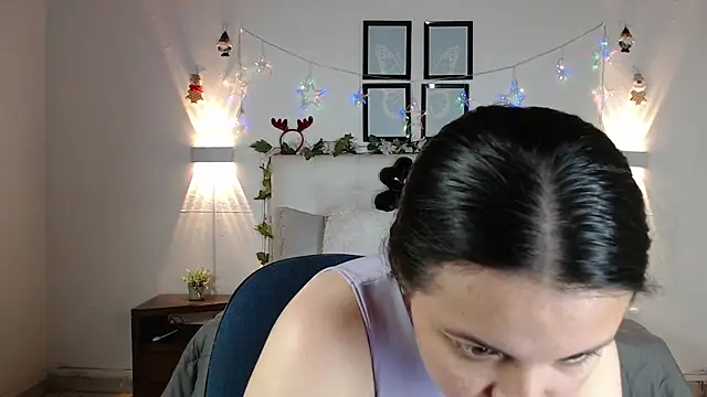 Snapshot of Megan_05_ chatting on January 7, 2026, 2:41 pm Megan 05 online show from January 7, 2026, 2:41 pm