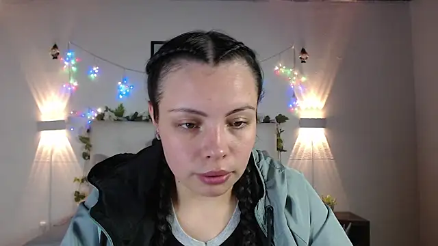 Snapshot of Megan_05_ chatting on May 4, 2026, 7:21 pm Megan 05 online show from May 4, 2026, 7:21 pm