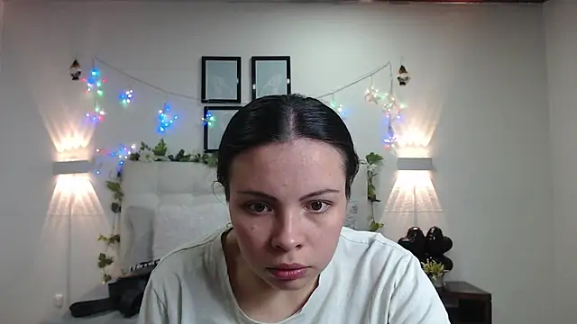 Snapshot of Megan_05_ chatting on May 20, 2026, 7:20 pm Megan 05 online show from May 20, 2026, 7:20 pm