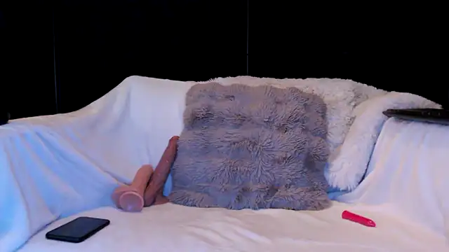 Zoe Fisher online show from October 28, 2025, 7:05 pm