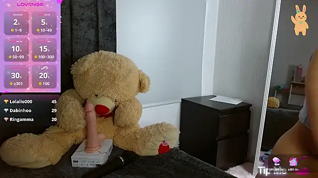 Littlee Bunny  online show from September 15, 2025, 2:39 pm