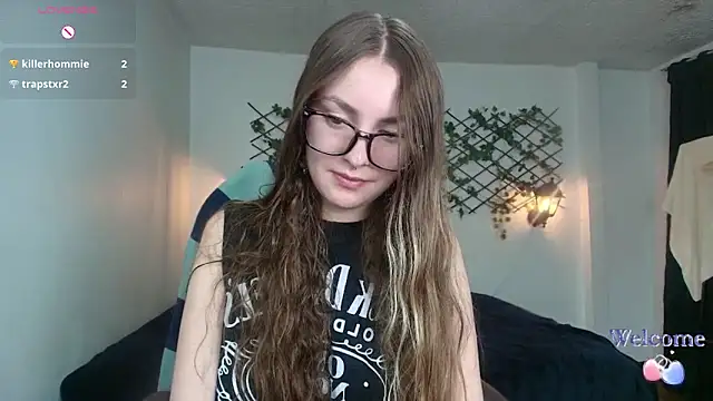 velvet  moon online show from April 5, 2026, 12:08 am